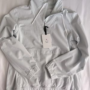 LULULEMON BRAND NEW Pack Light Pullover
